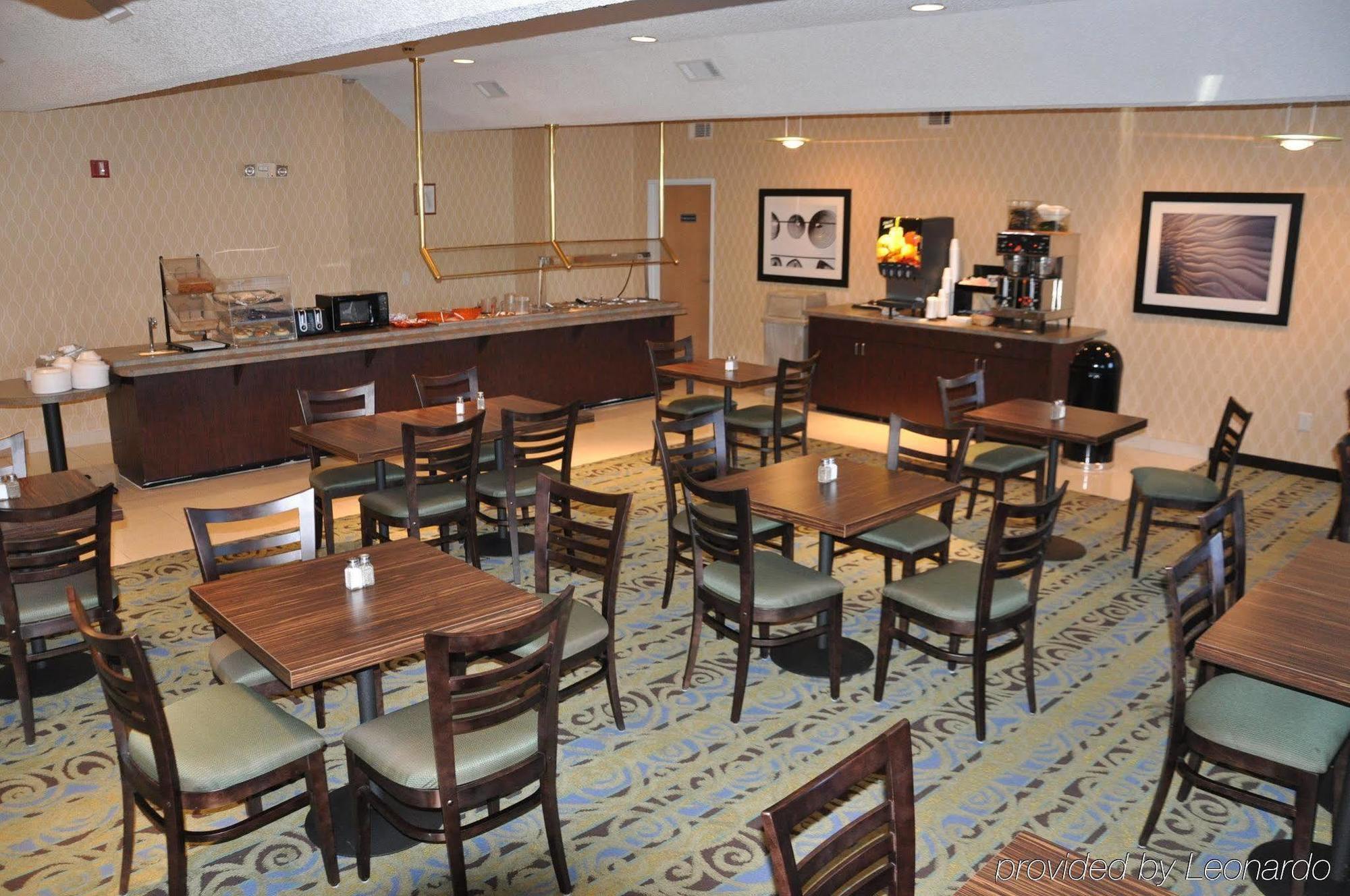 Comfort Inn & Suites Crystal Inn Sportsplex Галфпорт Ресторан фото